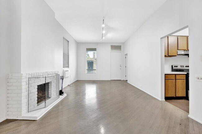 Building Photo - 1 bedroom in Chicago IL 60614