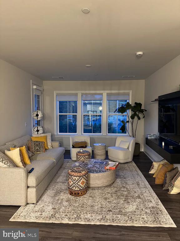 Foto del edificio - 3927 Fair Ridge Dr