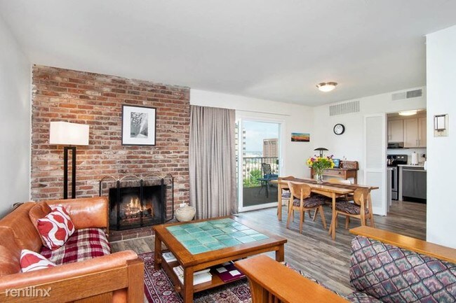 Foto del edificio - 2 br, 1.5 bath Apartment - 991 Logan St