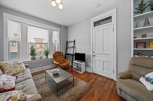 Building Photo - 3004 N Honore St