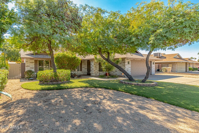 Foto del edificio - 6243 W Cholla St