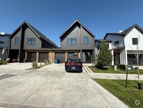Building Photo - 1401 Windrow Dr