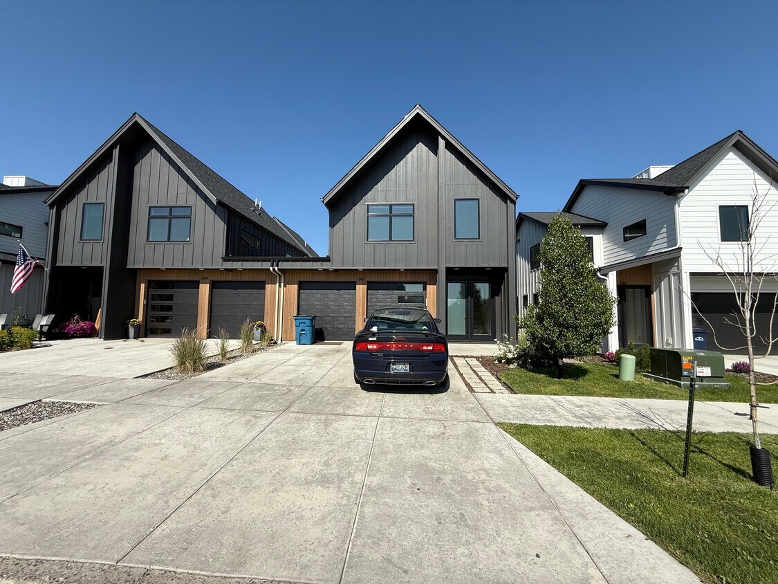 Foto principal - 1401 Windrow Dr