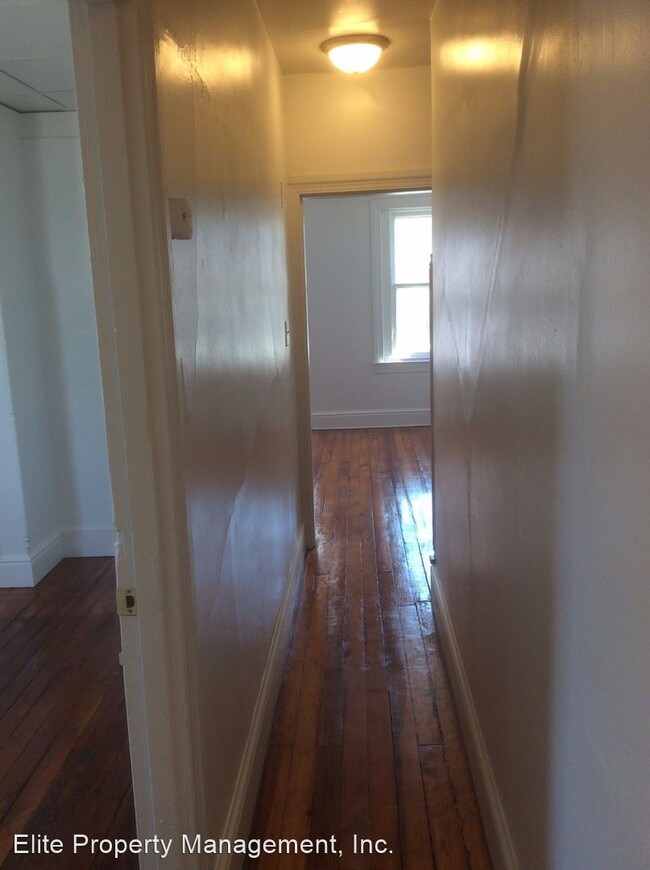 Building Photo - 3 br, 1 bath House - 600 Dallas St., Apt. 2