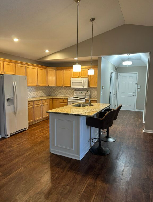 Kitchen - 750 Hidden Ridge Ct