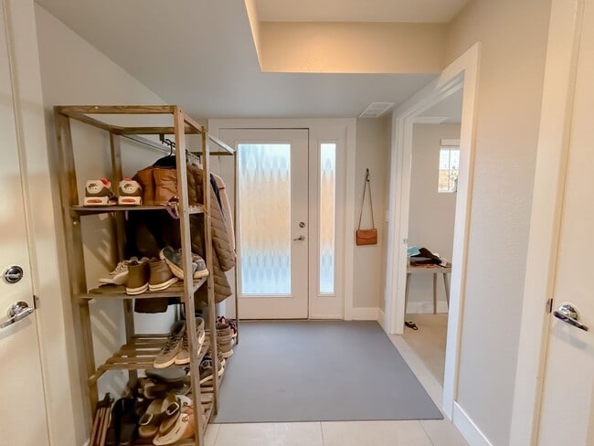 Foto del edificio - 2233 Eliot St