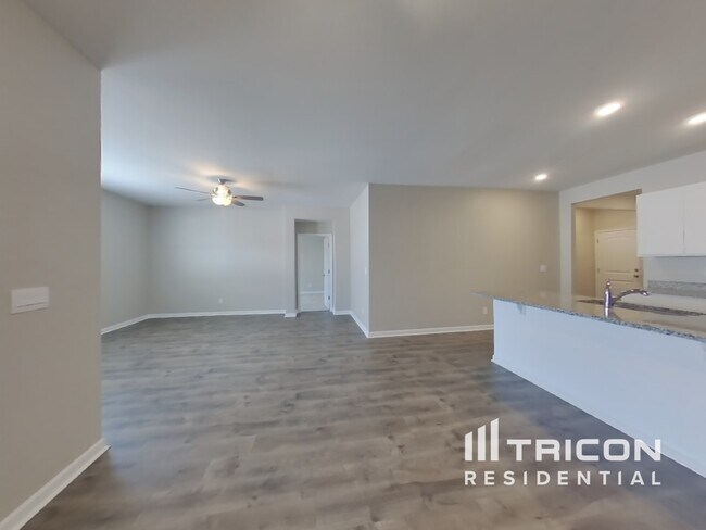 Foto del edificio - 5351 Owens Ln