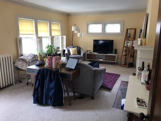 Foto del edificio - 3937 N Farwell Ave