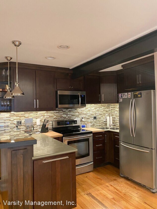 Primary Photo - 1 br, 1 bath Apartment - 418 E. Washington...