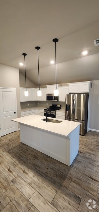 Building Photo - 10472 Turtle Back Dr