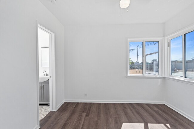 Foto del edificio - 2024 S Genesee Ave