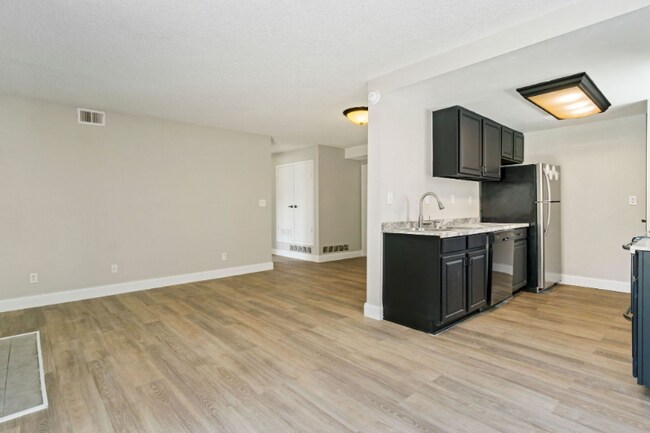 Foto del edificio - 12430 E Cornell Ave