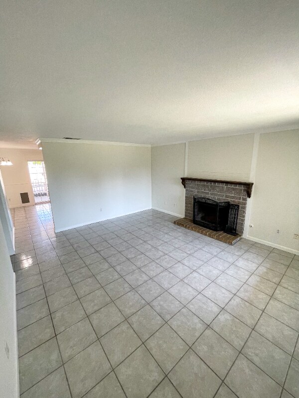 Building Photo - 8671 Willow Dr