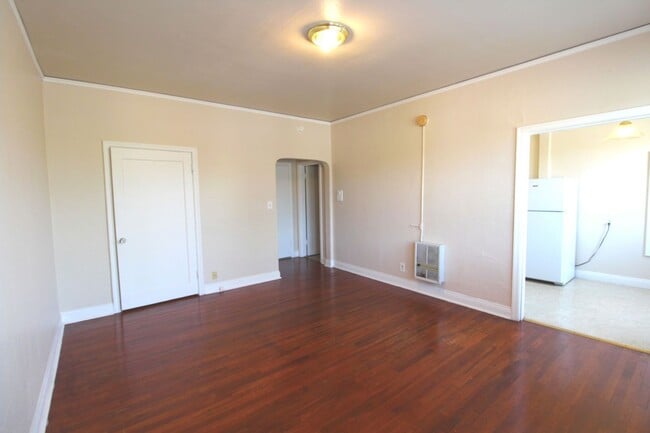 Building Photo - 3201 Beaumont Ave.