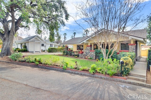 Building Photo - 606 Cypress Cir