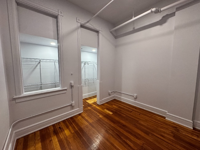 Building Photo - 215 N Main St