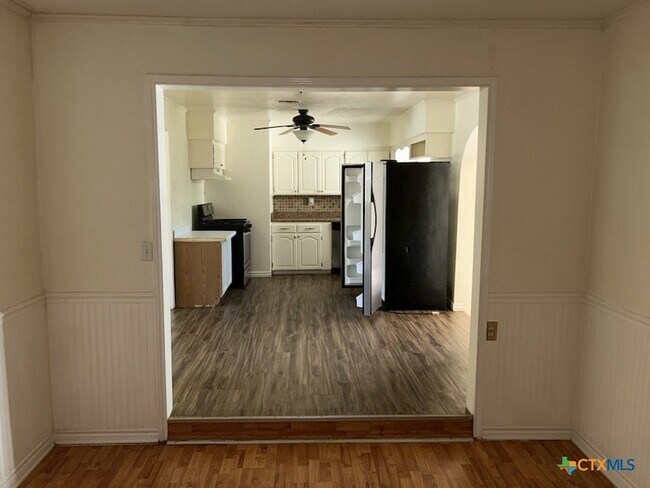 Foto del edificio - 304 Oak St