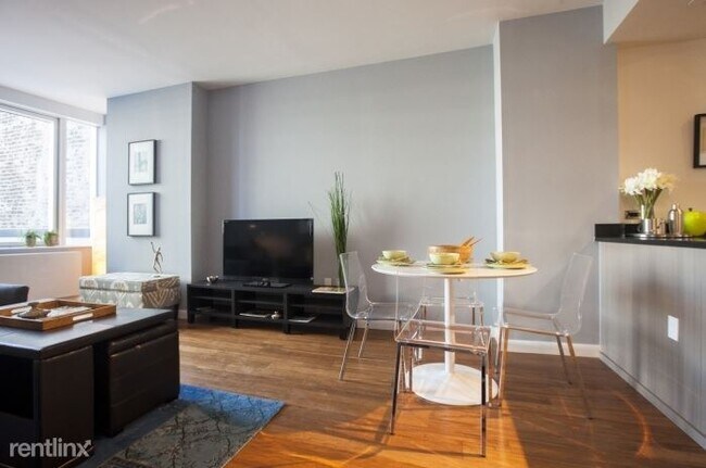 Building Photo - 2 br, 2 bath House - 635 Fulton St 25