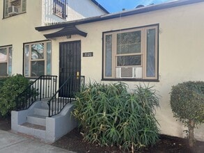 Building Photo - 7118 W Willoughby Ave