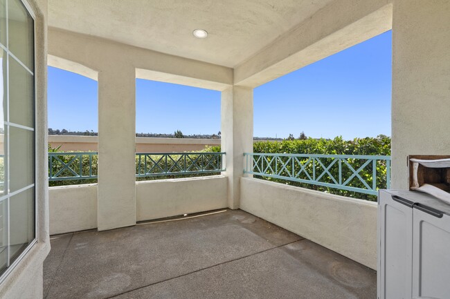 Building Photo - 12650 Springbrook Dr