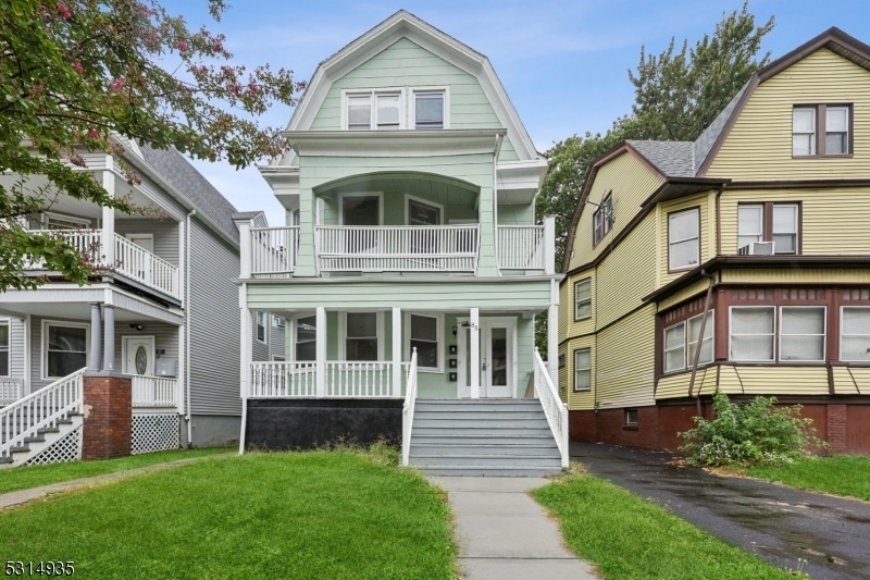 Primary Photo - 85 Eppirt St