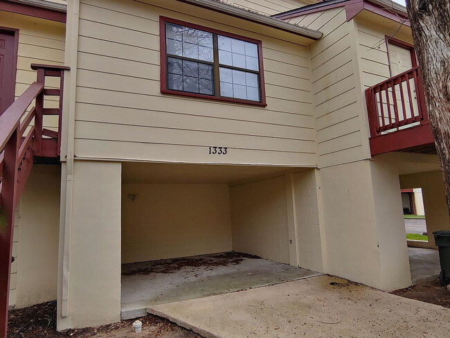 Building Photo - 1333 Warrior Way