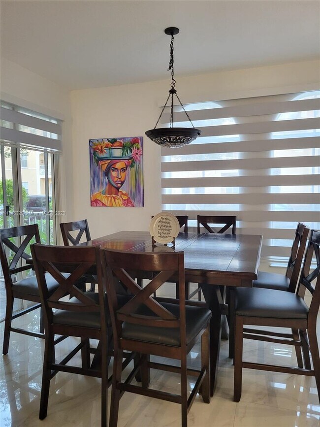 Foto del edificio - 4445 SW 160th Ave