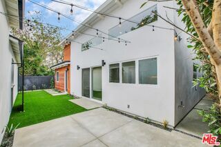 Foto del edificio - 2723 Burkshire Ave
