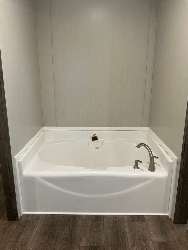 Building Photo - 11 Club Cir