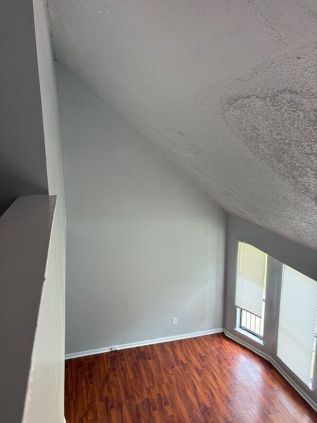 Foto del edificio - 6908 Kimberly Ave