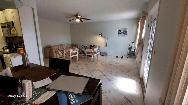 Building Photo - 3076 Cornwall D