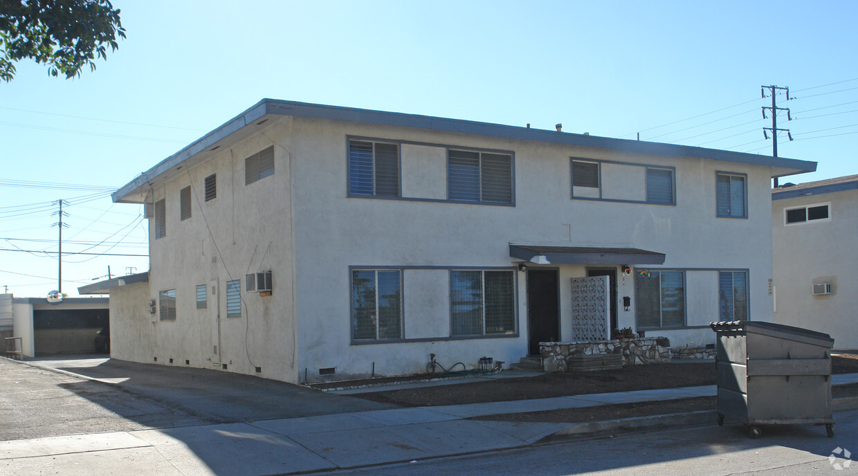 Primary Photo - 512-516 E Hurst St