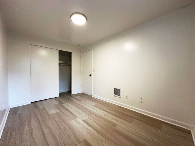 Foto del edificio - 2362-2364-2364 20th Ave