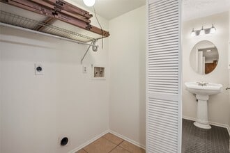 Building Photo - 19427 Plantain Dr