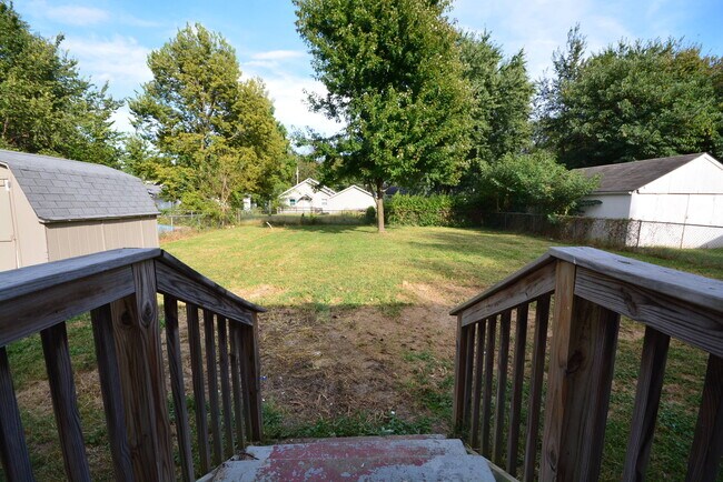 Foto del edificio - 3 Bedroom, 1 Bath totally fenced-in yard