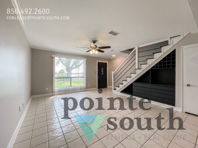 Foto del edificio - 15021 Innerarity Point Rd