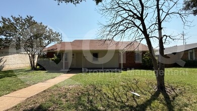 Building Photo - 3302 High Plateau Dr