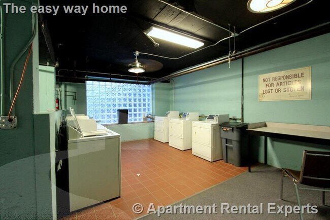 Foto del edificio - 1558 Massachusetts Ave