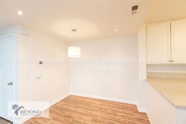 Building Photo - 1335 Caminito Septimo