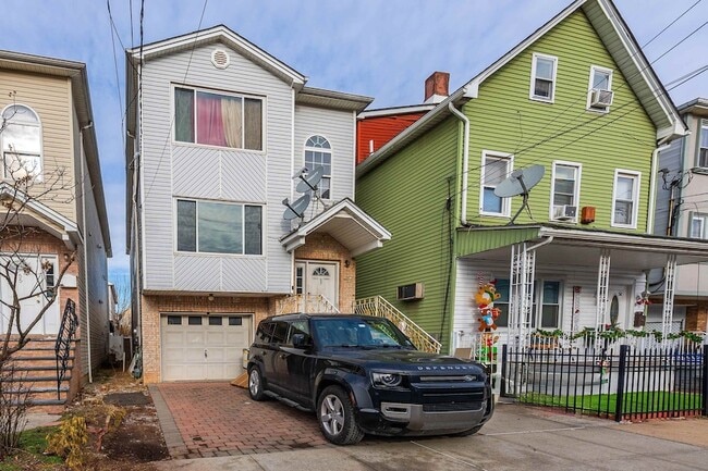 Photo - 53 S Second St House