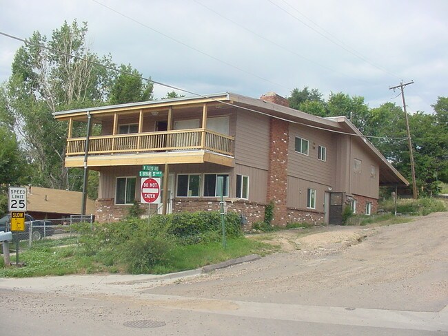 Building Photo - 3305 S Bryant St