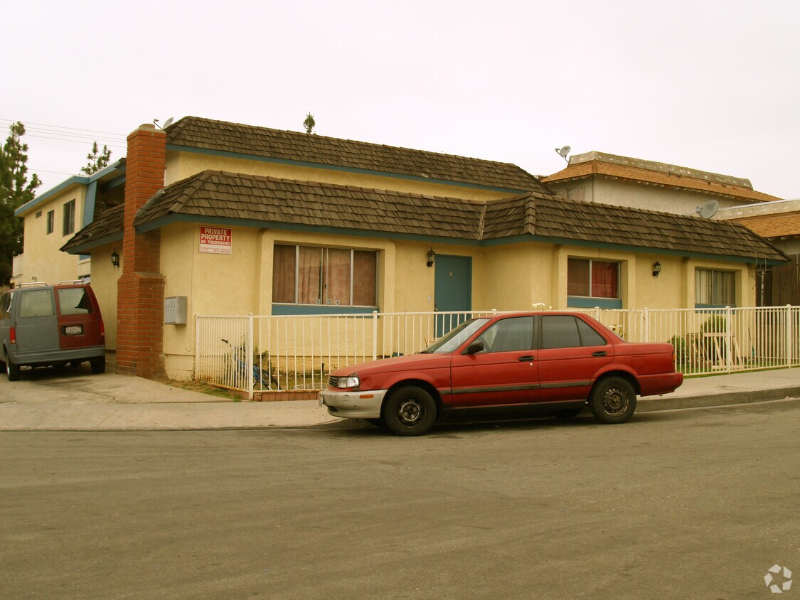 Foto del edificio - 17471 Dairyview Cir