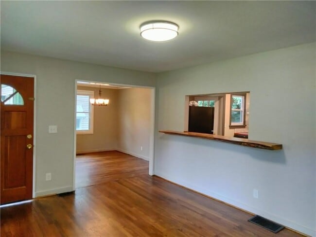 Building Photo - 2215 Clairmont Terrace NE