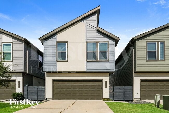Building Photo - 18326 W Centro Cir