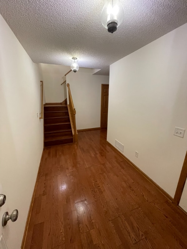 Building Photo - 6764 Meadow Grass Ln S