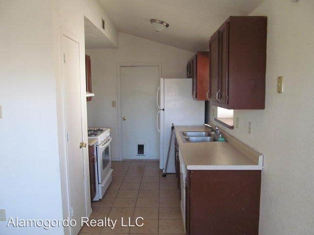 Building Photo - 3 br, 2 bath House - 400 Glacier