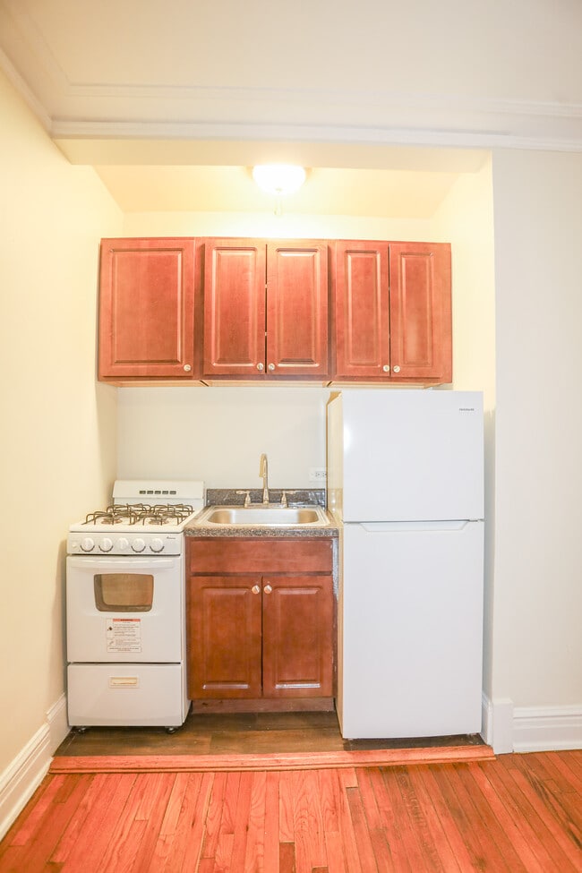 Building Photo - 4554 Malden St