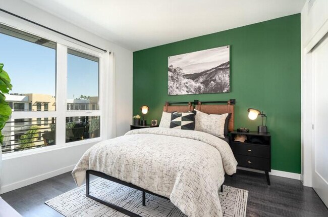 Foto del edificio - 4300 Collins Ct