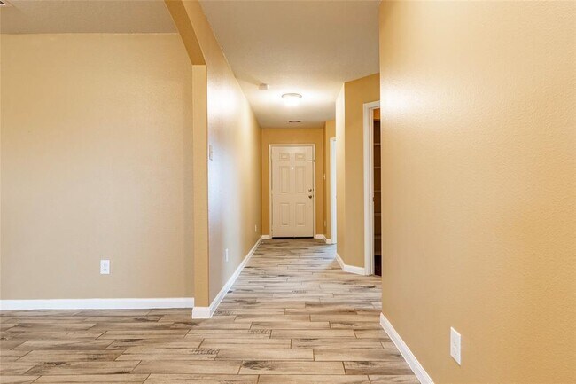 Foto del edificio - 12105 Seacrest Ln