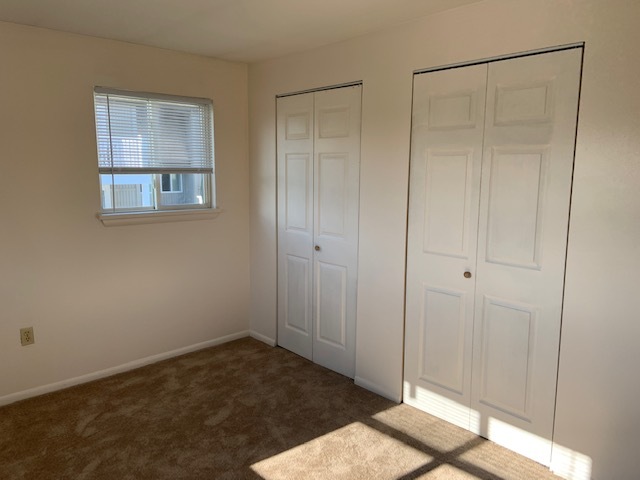 BR CLOSETS - 270 McIntosh Dr